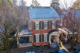 The Alden House Bed & Breakfast: Front 