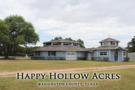 Happy Hollow Acres: Barn/Guesthouse 