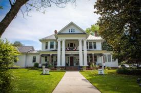 Jernigan House Bed and Breakfast: Front View