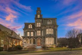 Montgomery Mansion: 