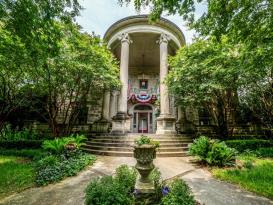 The Graystone Inn: 