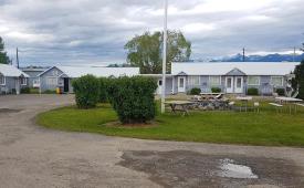 Sacajawea Inn - SOLD!: Exterior
