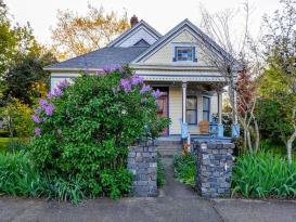 Ira and Hattie Erb House: 