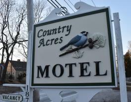 Country Acres Motel: Property Sign