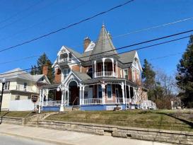 A Governors Inn: Governor's Inn 