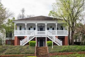 Red Bluff Cottage: 
