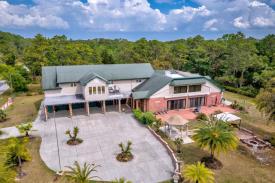 Luxurious B&B and Wedding venue with pool: Aerial1