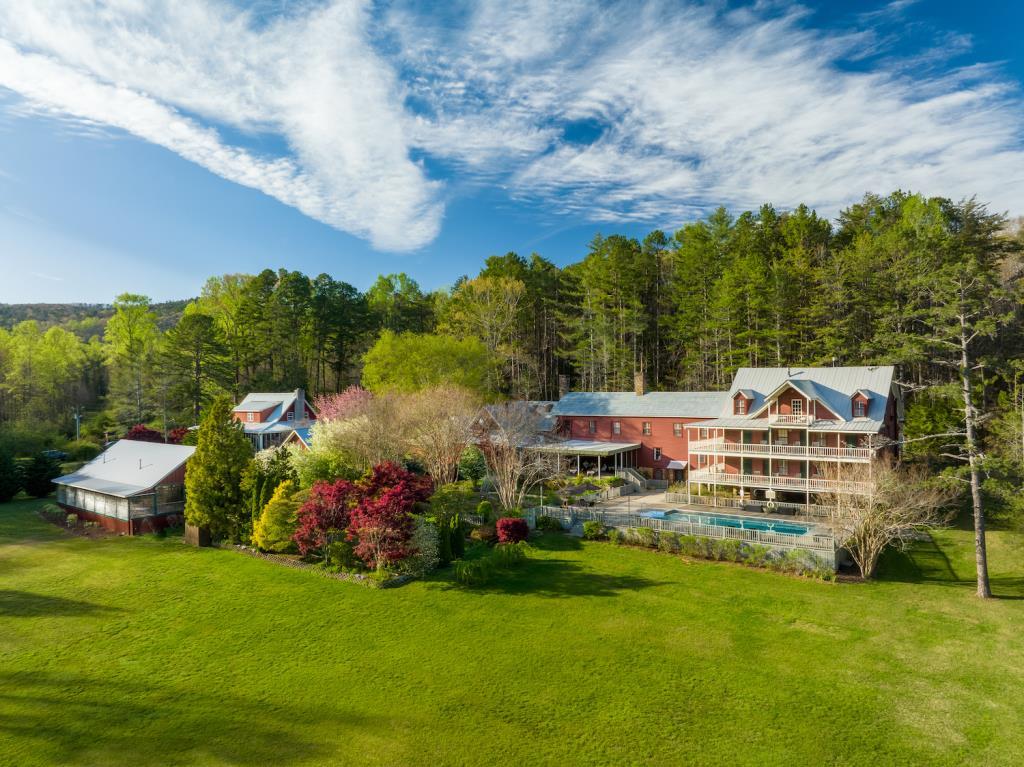 North Mountain Inn Northeast Mountains, GA Inn for Sale