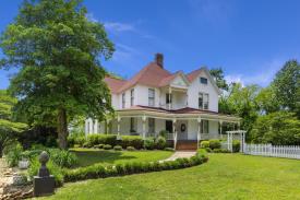 The Livingston-Stribling House: 