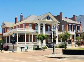 The Guest House Historic Mansion: steet view