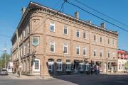 The Baldachin Inn