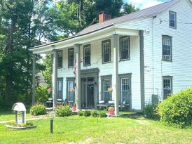 The Brookside Inn: 