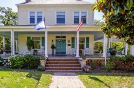 The Grey Swan Inn Bed & Breakfast: 