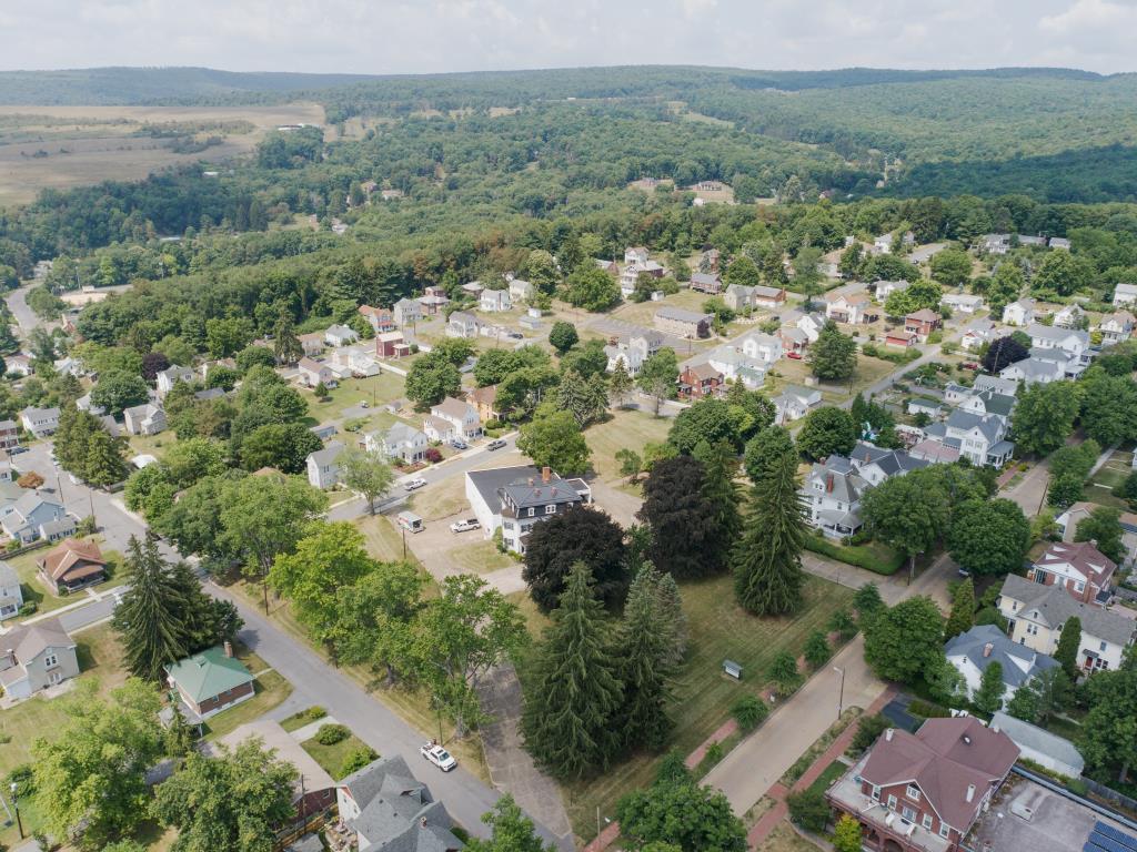 Frost Mansion Frostburg, MD Inn for Sale