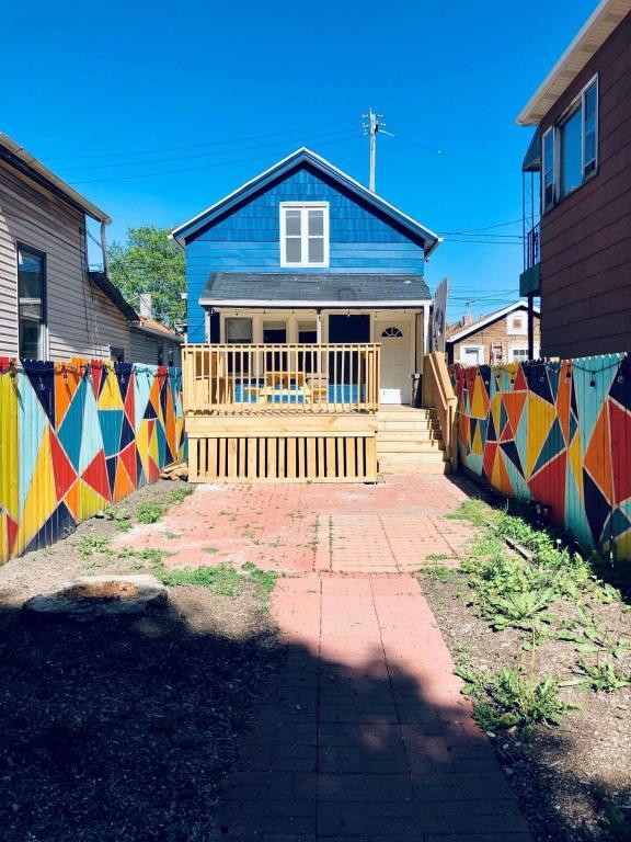 Historic Walkers Point Gem Milwaukee, WI Inn for Sale