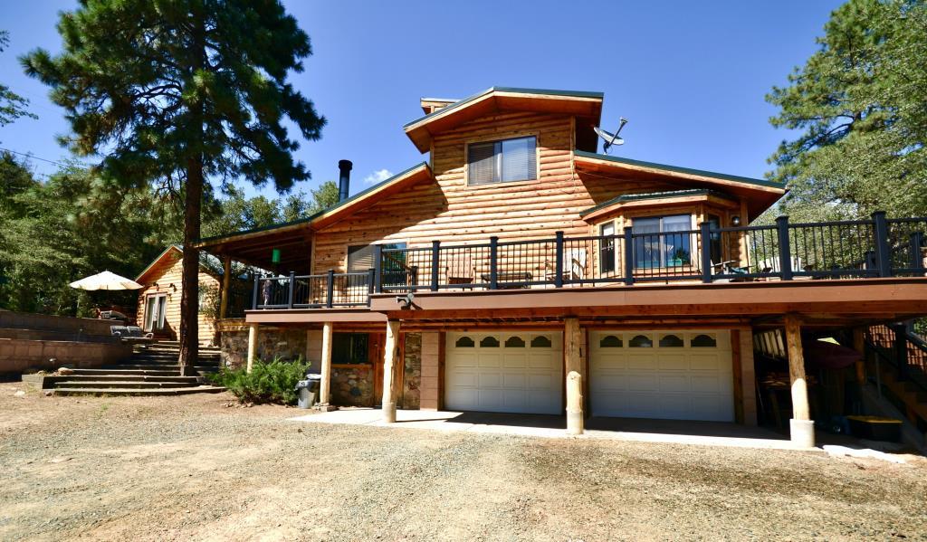 Chris's Cabin Crown King, AZ Inn for Sale