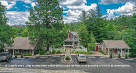 Prescott Pines Inn Bed & Breakfast: front view