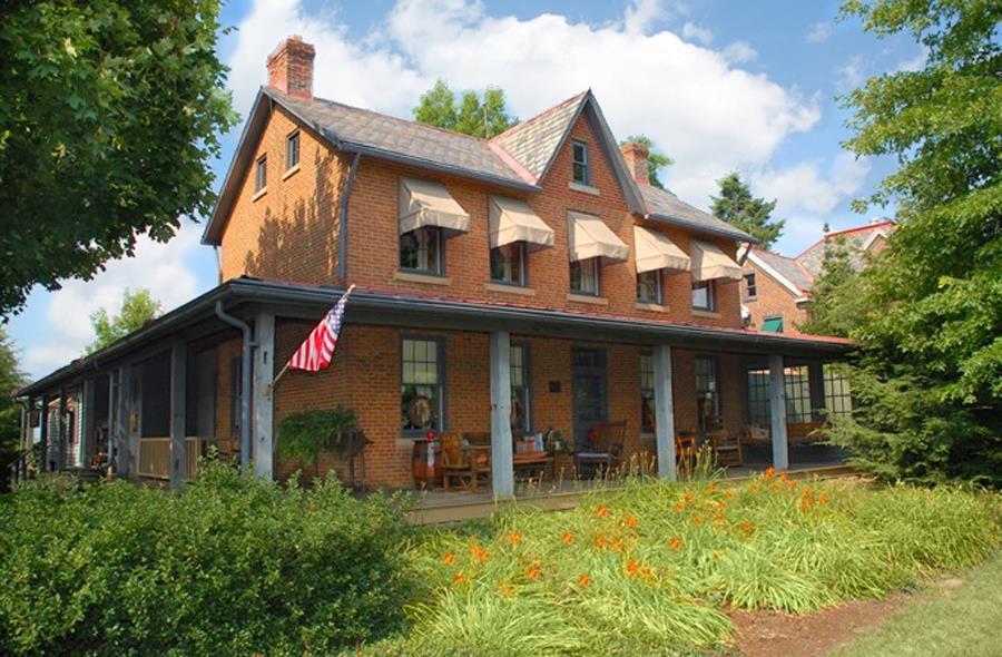 Pittsburgh Countryside B&B and Wedding Venue Uniontown, PA Inn for Sale
