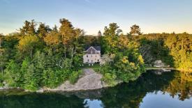 LakeHouse Inn: Aerial