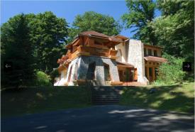 Airbnb Zalagyongye Pansion: house 