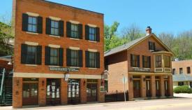 Historic Galena Illinois B&B for Sale: Photo of Galena inn for sale