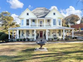 Downtown Victorian: 