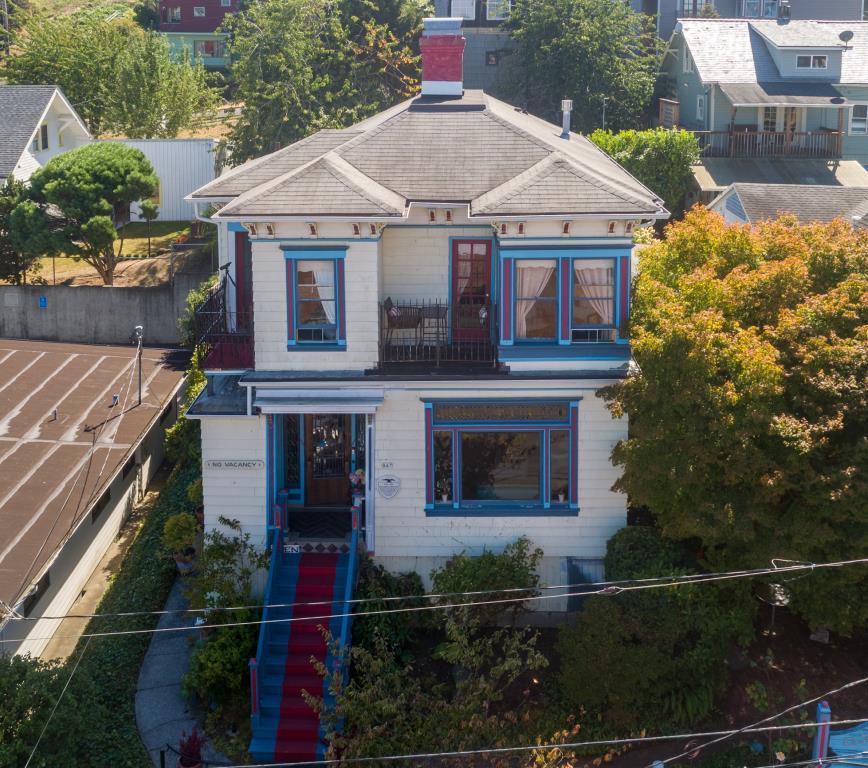 Clementine's Bed & Breakfast Astoria, OR Inn for Sale