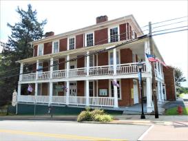 The Lafayette Inn: 