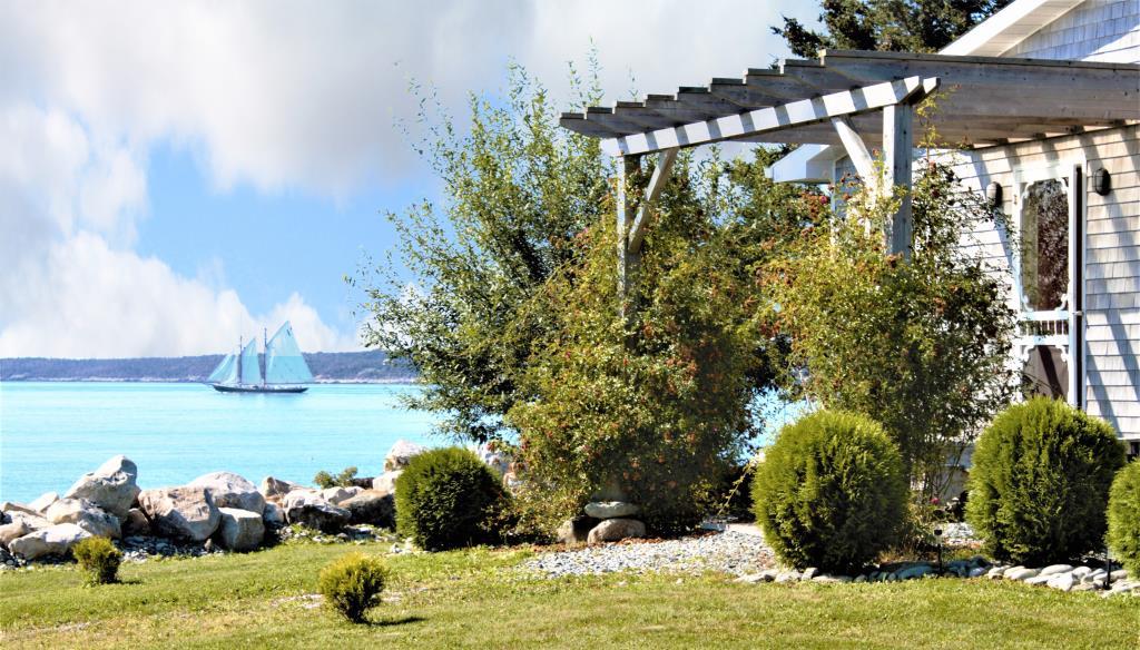 Breakers Cove Shelburne, NS Inn for Sale