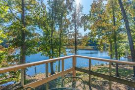Residential Home Ideal for Airbnb: Lake