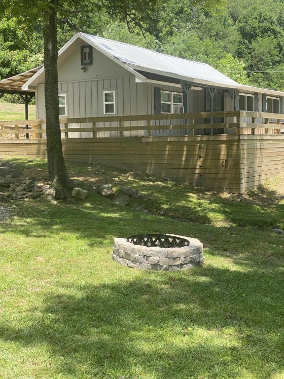 Mountain View Cabins Mountainburg, AR Inn for Sale
