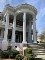 1912 Bed and Breakfast: Front of home