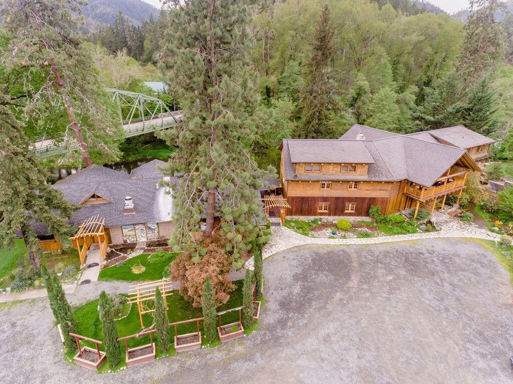 Applegate Lodge & Restaurant Jacksonville, OR Inn for Sale