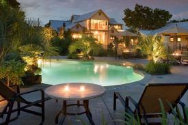 Award Winning Lakefront Inn in Granbury, TX: Gorgeous Saltwater Pool