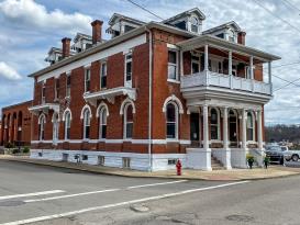 Grand Riverfront Property: 