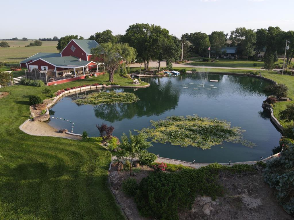 The Barn At Bear Bottoms Lodge & Resort Miltonvale, KS Inn for Sale