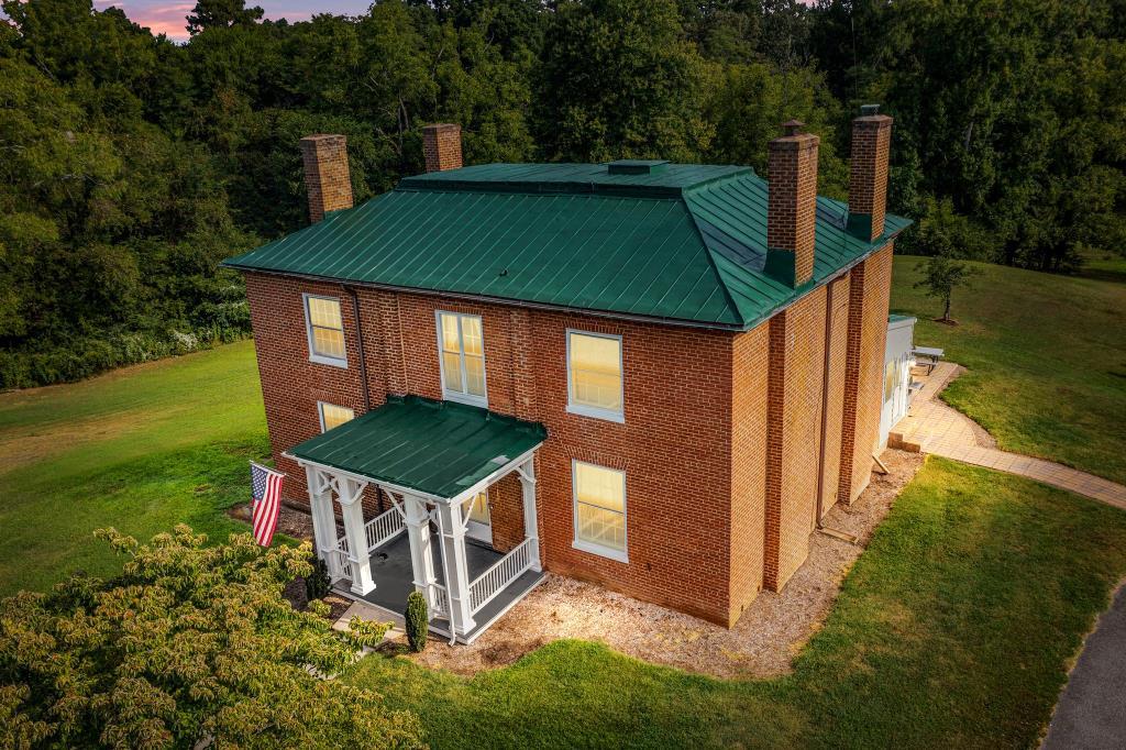 Hundley Hall Estate Tappahannock, VA Inn for Sale