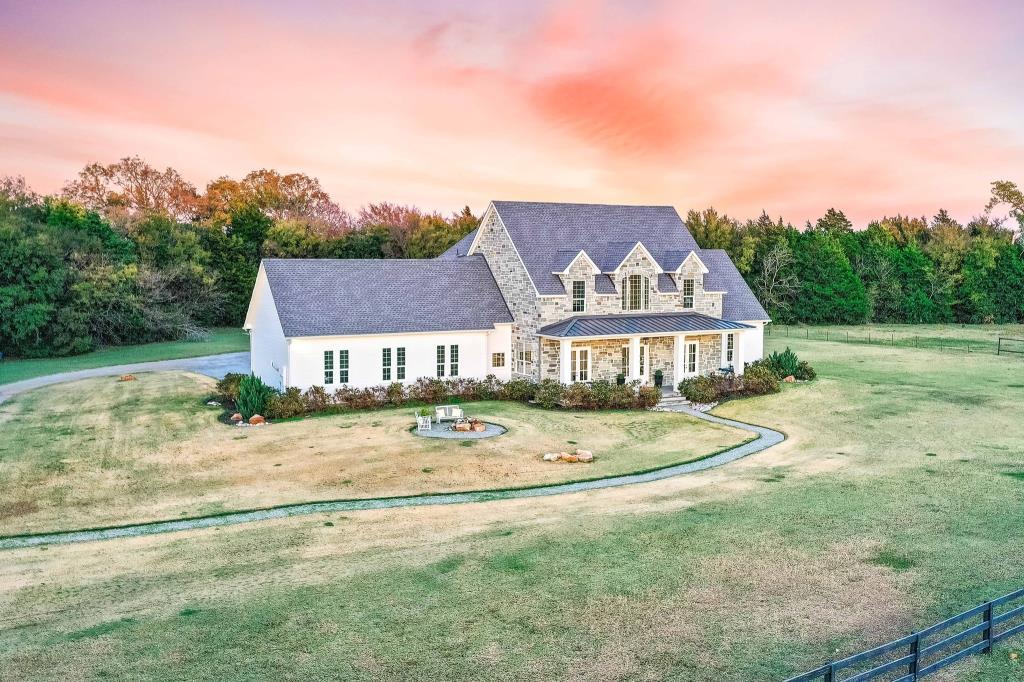 Thornbridge Hill Estate Whitesboro, TX Inn for Sale