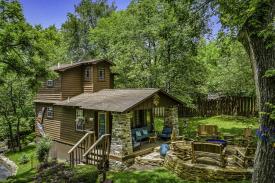 The Woods Cabins: 