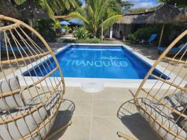 Hotel Tranquilo: Pool from Beach Area