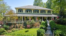 The Orchard Inn Near Asheville, NC on 10+ Acres : 