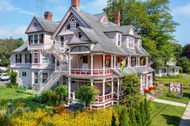 Grand Historic Berkshire Village Inn: 