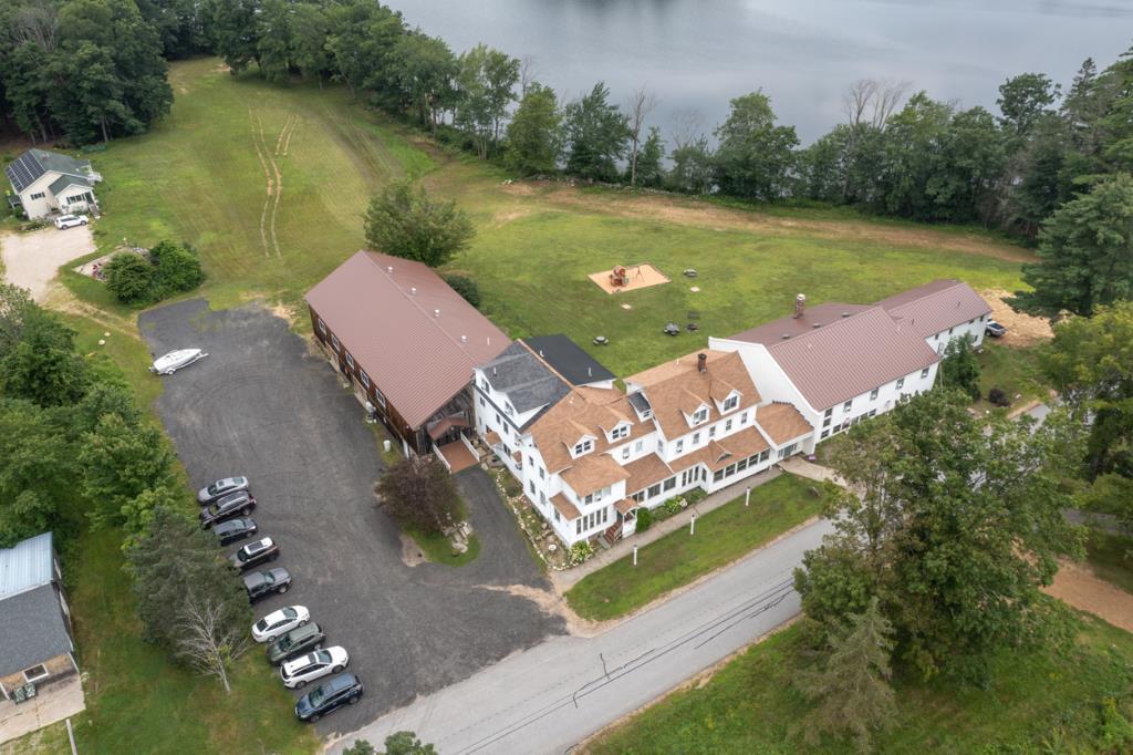 Lake shore farm Inn Northwood, NH Inn for Sale