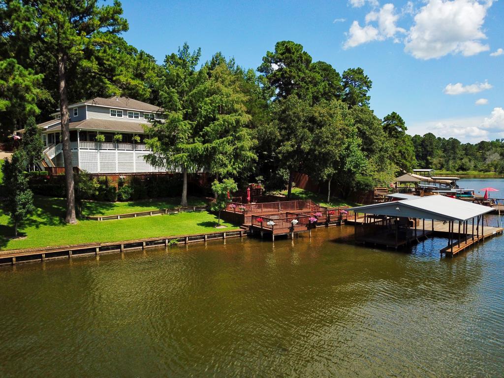 Lake Homes for Crockett, TX Inn for Sale