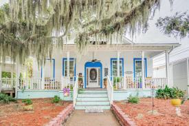 Charming Beach Inn near Savannah: Welcome to Tybee Island Inn
