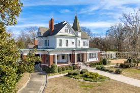 The Bailey-Vance Home & Garden: 