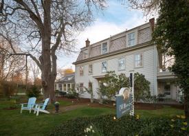 Cape Cod Inn for Sale - The Old Manse Inn: Exterior of Cape Cod Inn for sale
