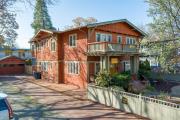 Lady Geneva Bed & Breakfast