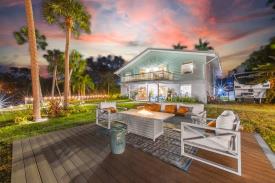 Oceanfront Estate Stays: 