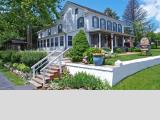 1825  Inn Bed and Breakfast